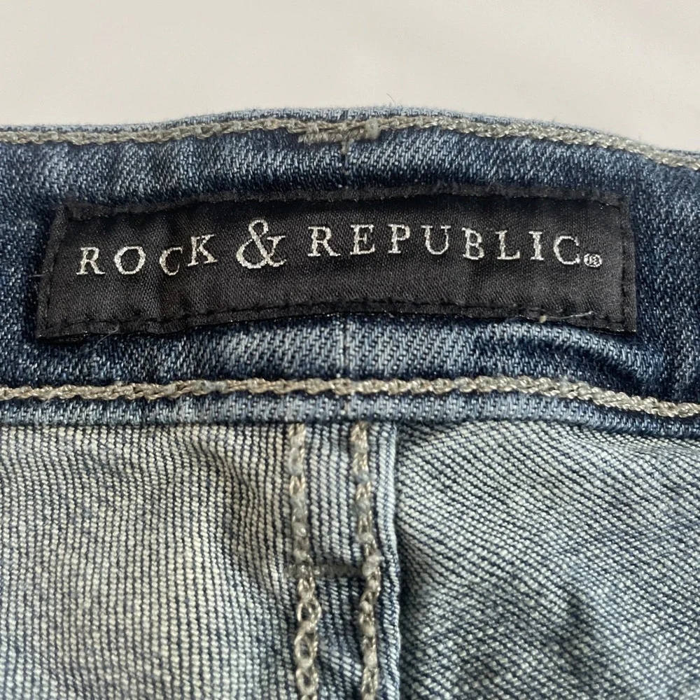 ROCK & REPUBLIC Size 16 X30 Kasandra Boot Cut Jeans Boot Cut Rivet Pockets Bling - Picture 4 of 7